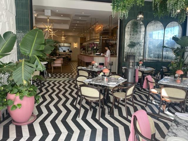 2 Bedroom Property for Sale in Sea Point Western Cape